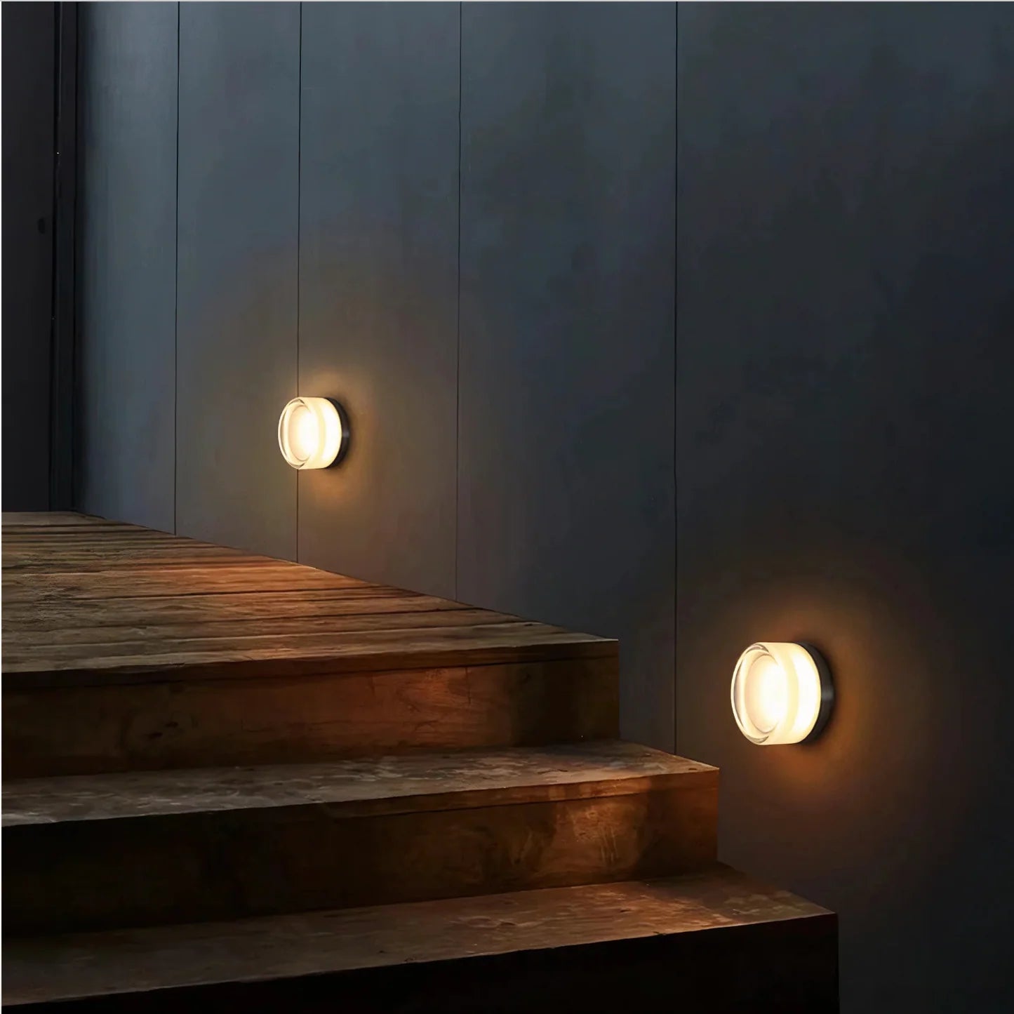 Halo – Dimmable Glass LED Wall Lamp