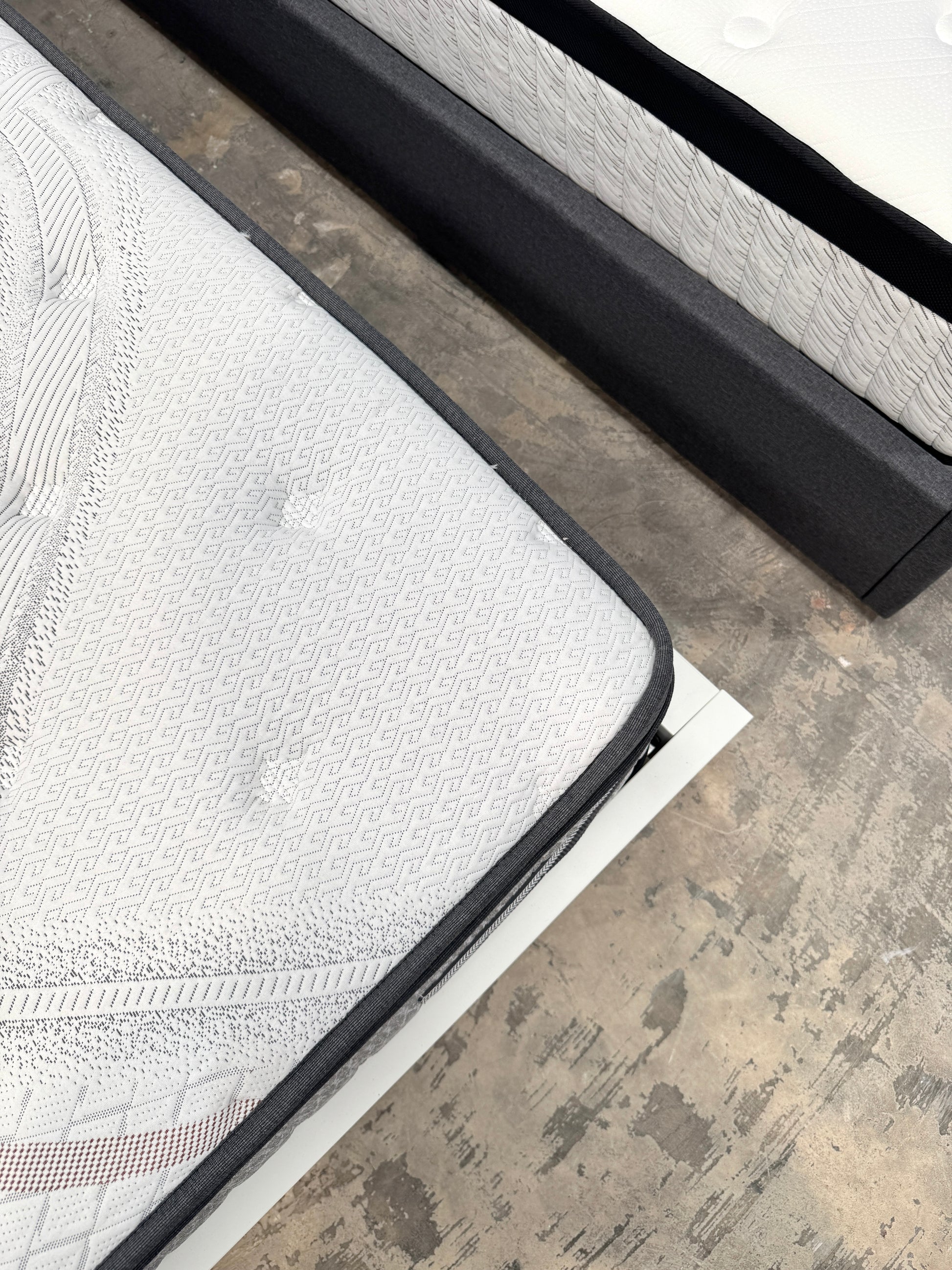 Moora 34CM Premium Hybrid Mattress | Medium Firm | Euro Top | Breathable & Supportive Bed for Deep Sleep